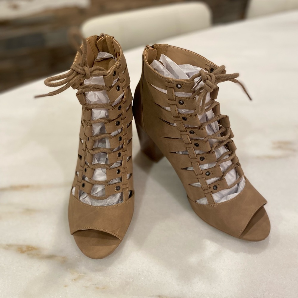 Womens Shoes Size 9